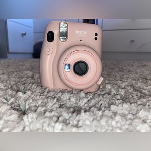 Instacart Mini 11 polaroid camera